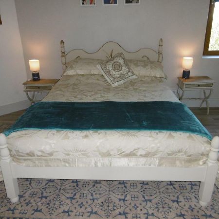 Le Chat Qui Peche B&B Chateauneuf-la-Foret Luaran gambar