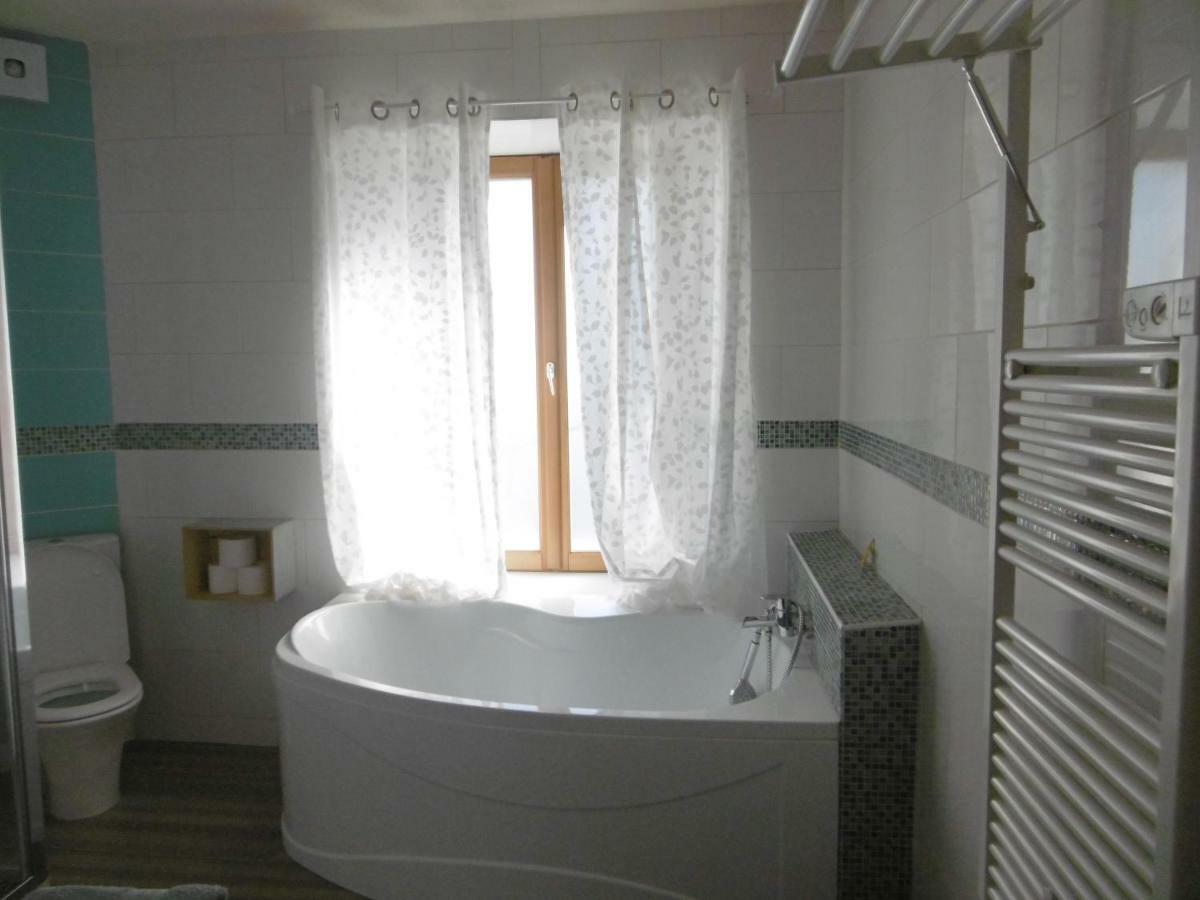 Le Chat Qui Peche B&B Chateauneuf-la-Foret Luaran gambar