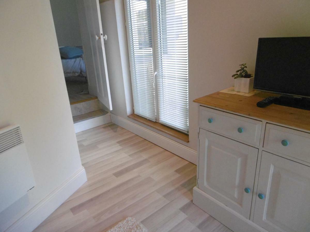 Le Chat Qui Peche B&B Chateauneuf-la-Foret Luaran gambar