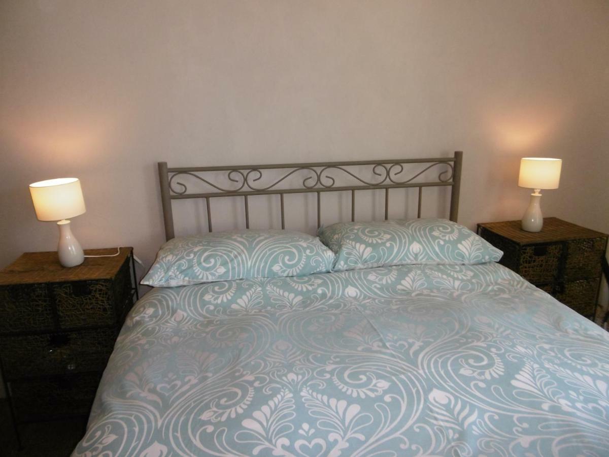 Le Chat Qui Peche B&B Chateauneuf-la-Foret Luaran gambar